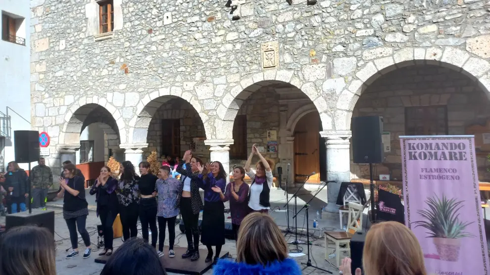 Concierto en Bielsa de Komando Komare, un grupo de mujeres creativas flamencas y aragonesas.