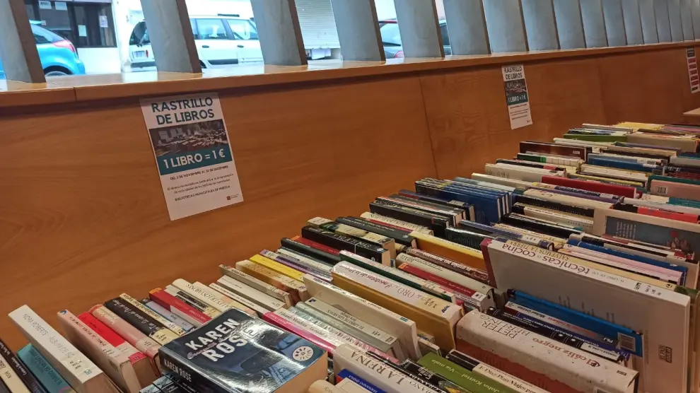 Rastrillo de libros en las bibliotecas municipales de Huesca.