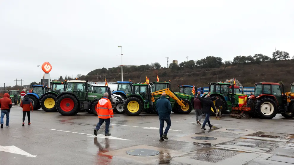 Tractores este viernes en las proximidades de Huesca.