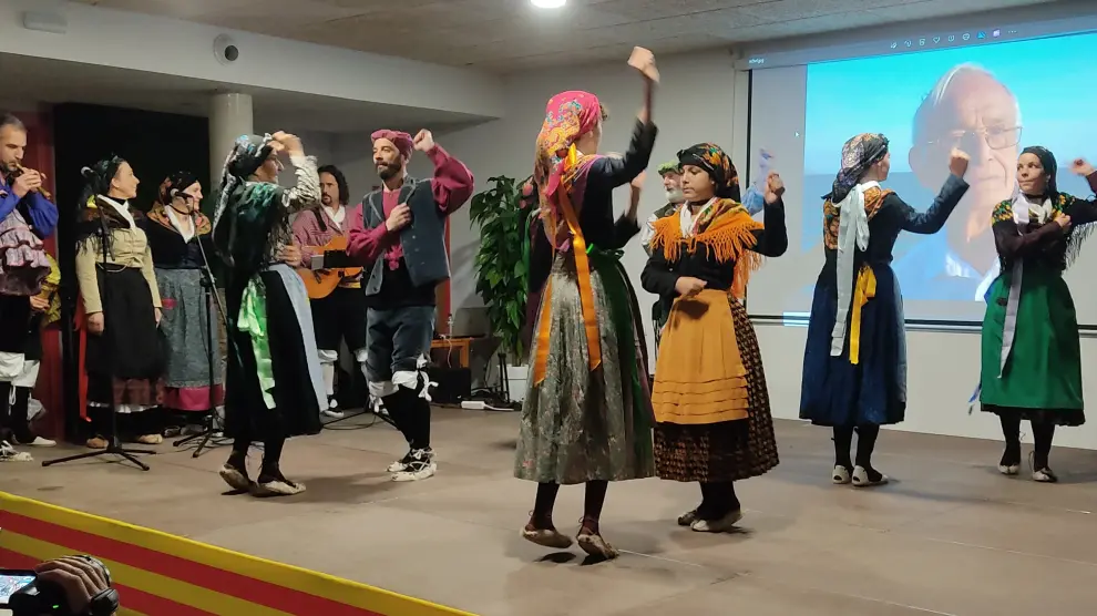 Biello Sobrarbe, grupo de bailes tradicionales que Ánchel Conte impulsó, cerró el homenaje.
