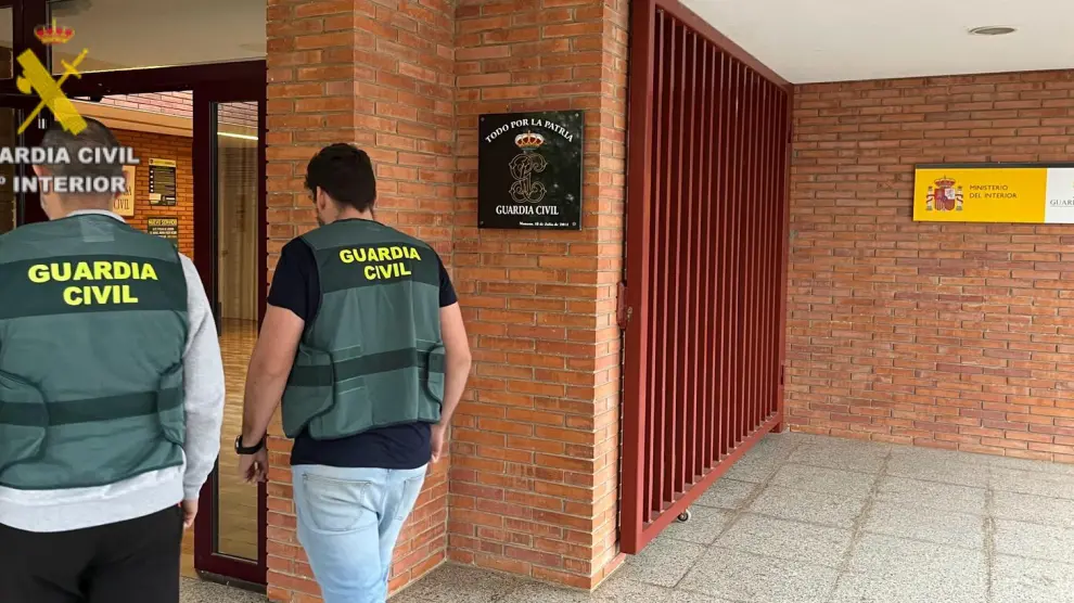 La Guardia Civil ha detenido en Monzón a una persona como supuesto autor de tres delitos de robo con fuerza y uno de hurto