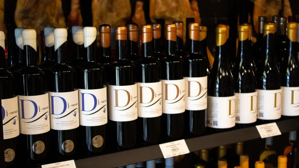 Las vendimias manuales realizadas en parcelas han servido para elaborar vinos que se comercializan con la marca Diversos.