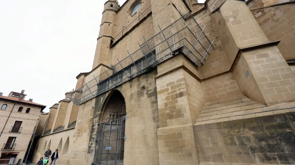 Fachada sur de la Catedral de Huesca