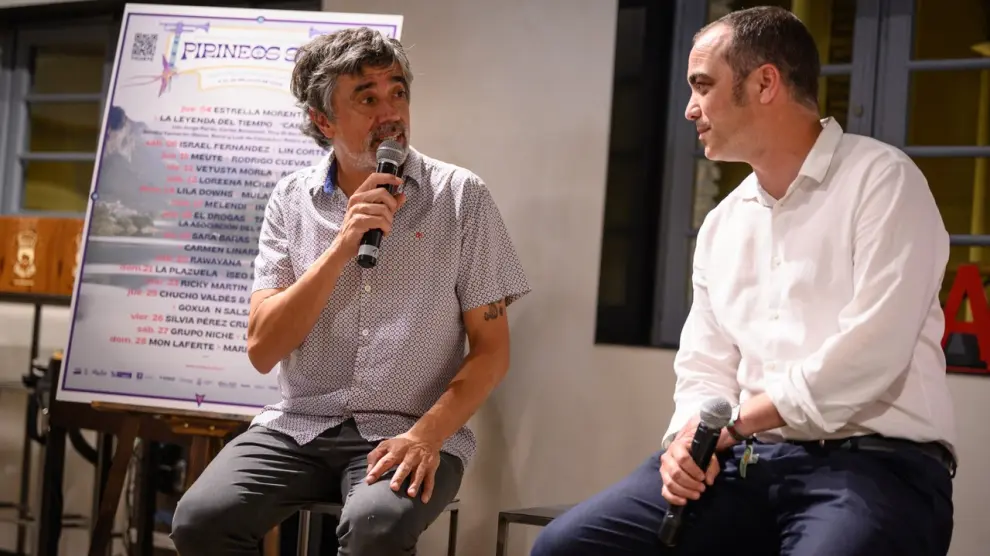 Sergio Vinade, junto a Carlos Sampériz en la presentación de los dj's.