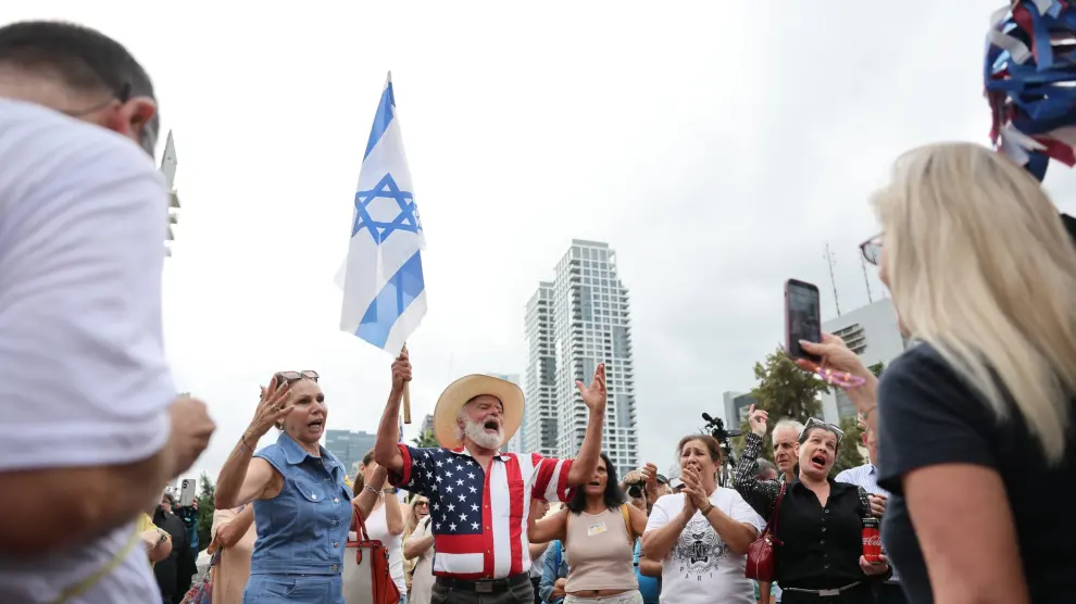 Trump afirma que todos los rehenes serán liberados "probablemente" el próximo lunes