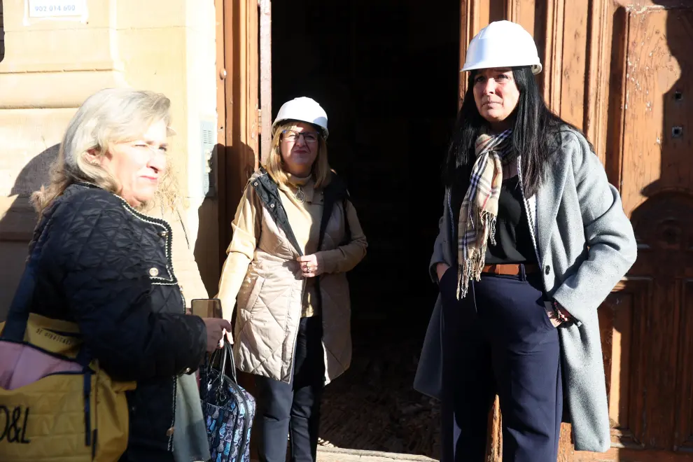 La alcaldesa de Huesca, Lorena Orduna, ha visitado este miércoles el edificio del antiguo Seminario.