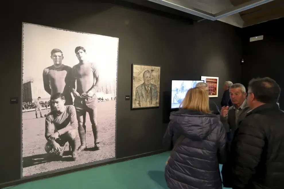 Exposición fotográfica de Miguel Avellanas “Una vida por la fotografía y la SD Huesca”