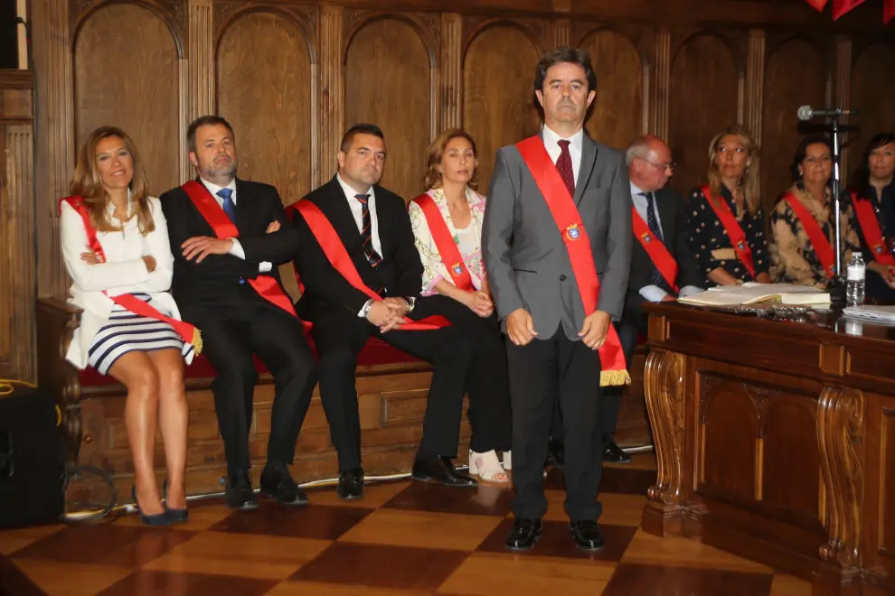 Constitución del ayuntamiento de Huesca