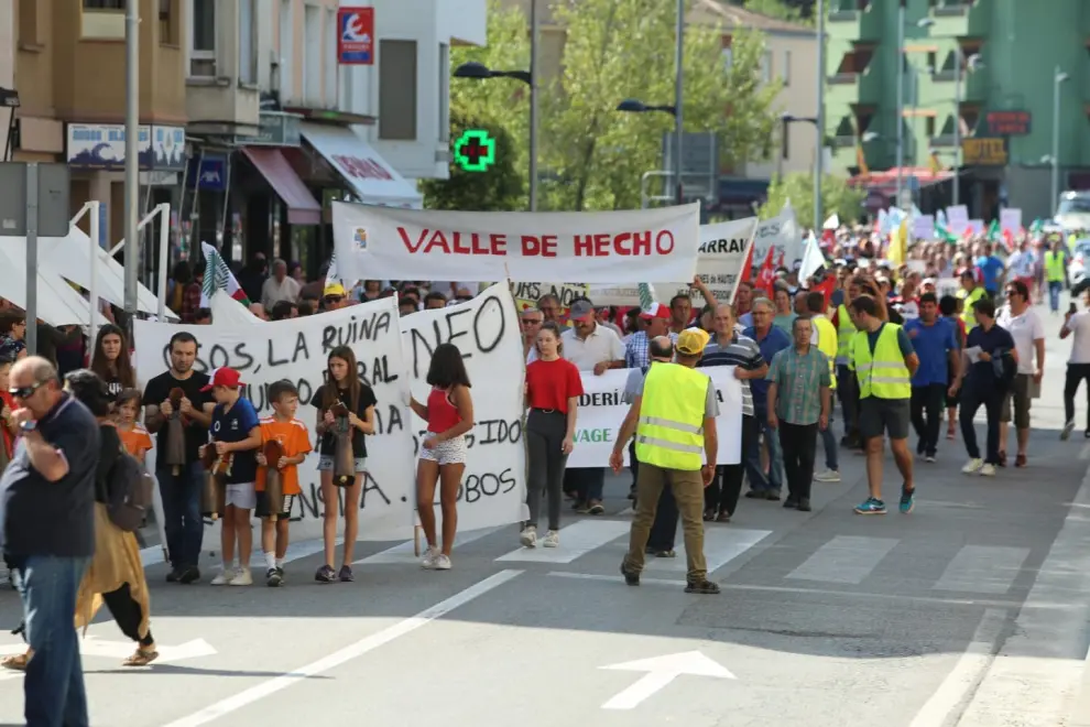 Manifestación en apoyo de la ganadería extensiva en Aínsa