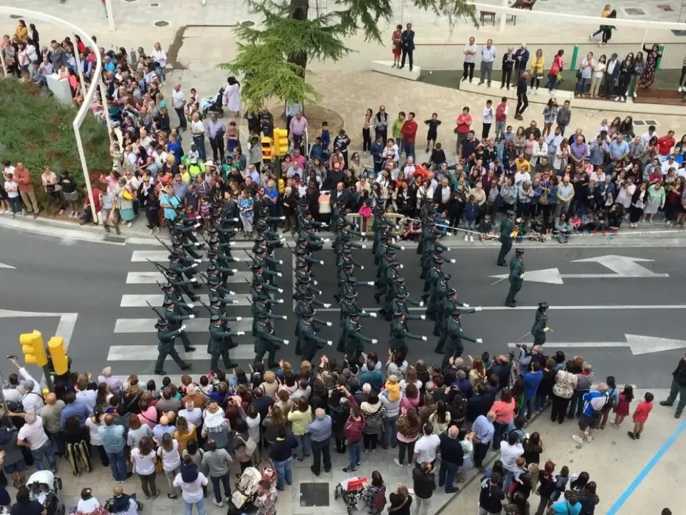 Desfile de la Guardia Civil en Huesca