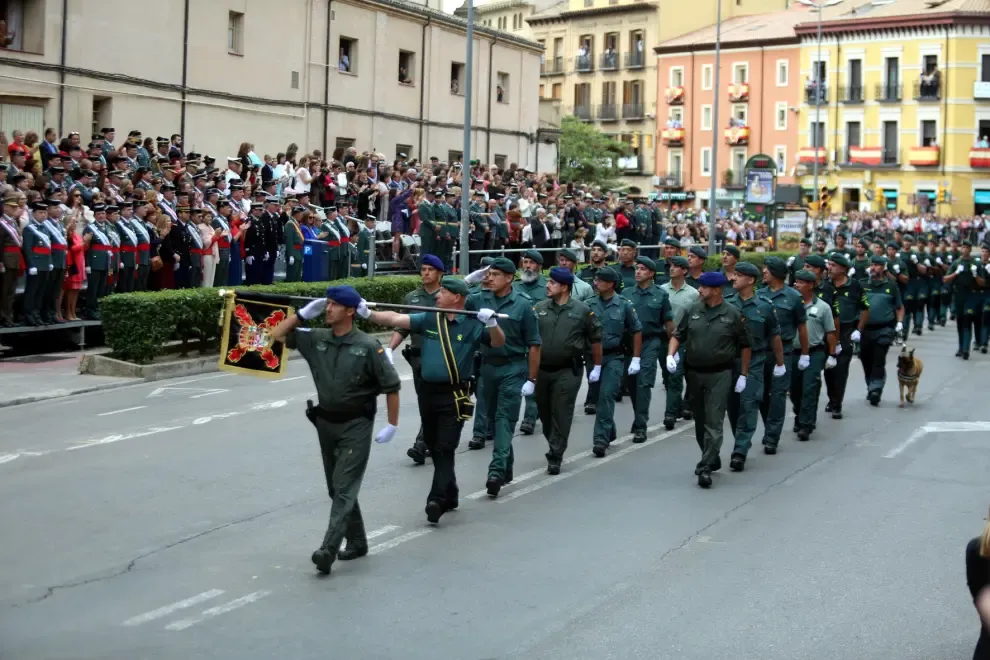 Desfile de la Guardia Civil en Huesca