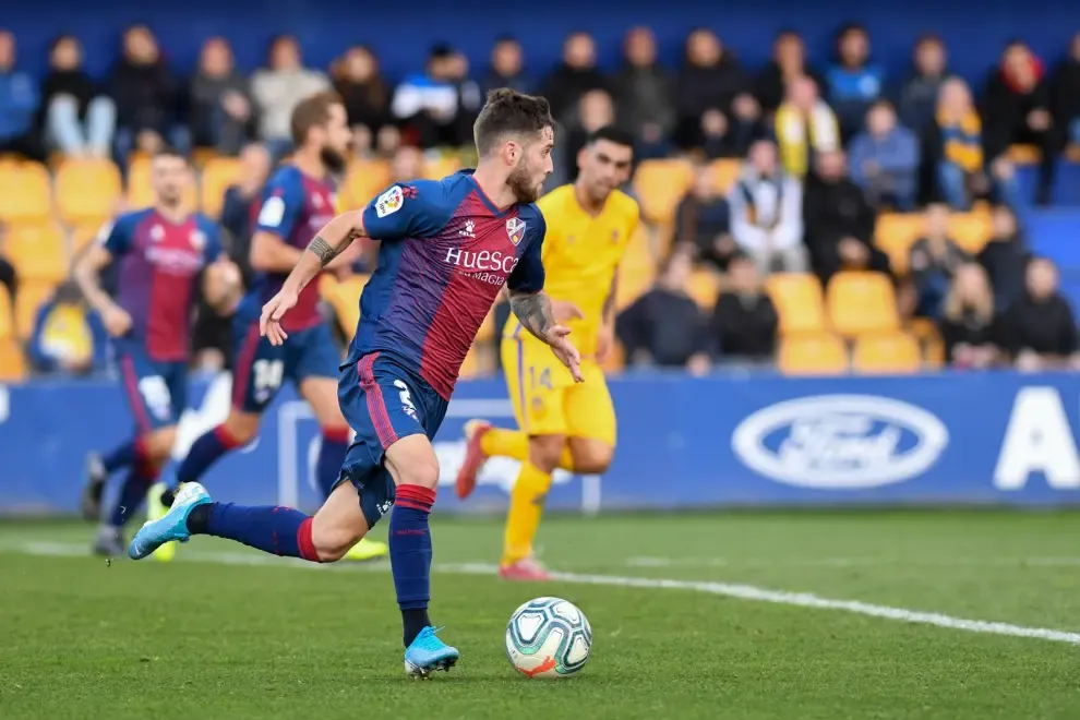 El Huesca derrota al Alcorcón 0-2 en Santo Domingo