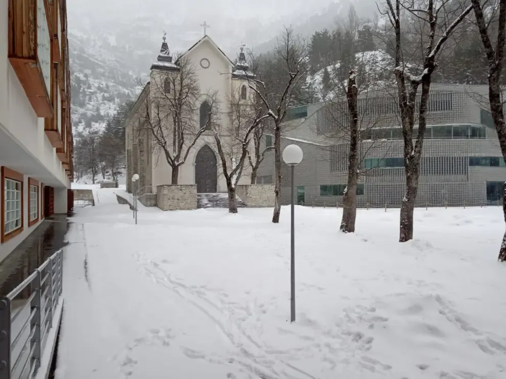 La borrasca de nieve llega a la provincia de Huesca