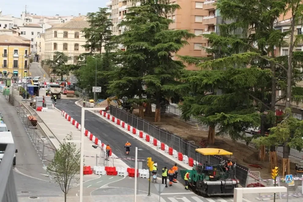 Avanzan las obras en la avenida de Ramón y Cajal de Huesca.