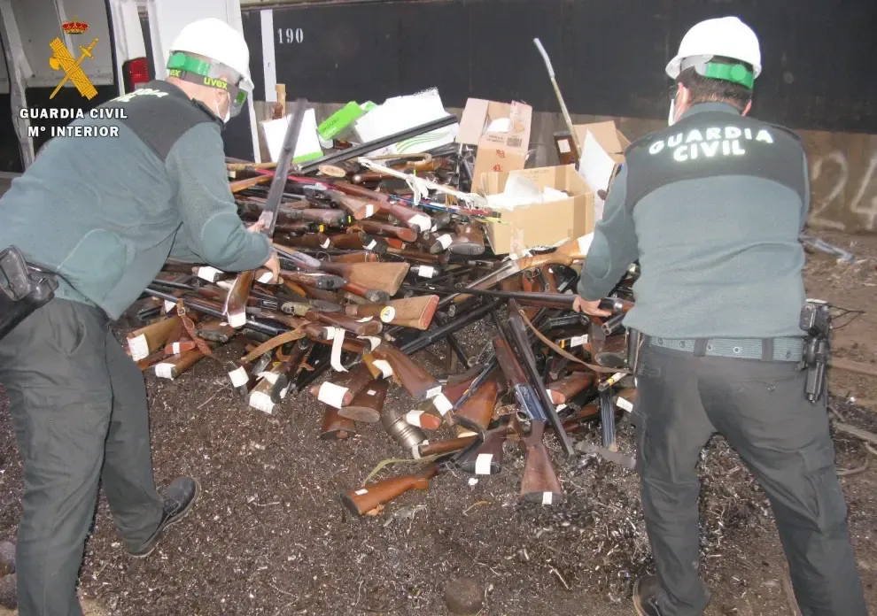 La Guardia Civil destruye cerca de 500 armas