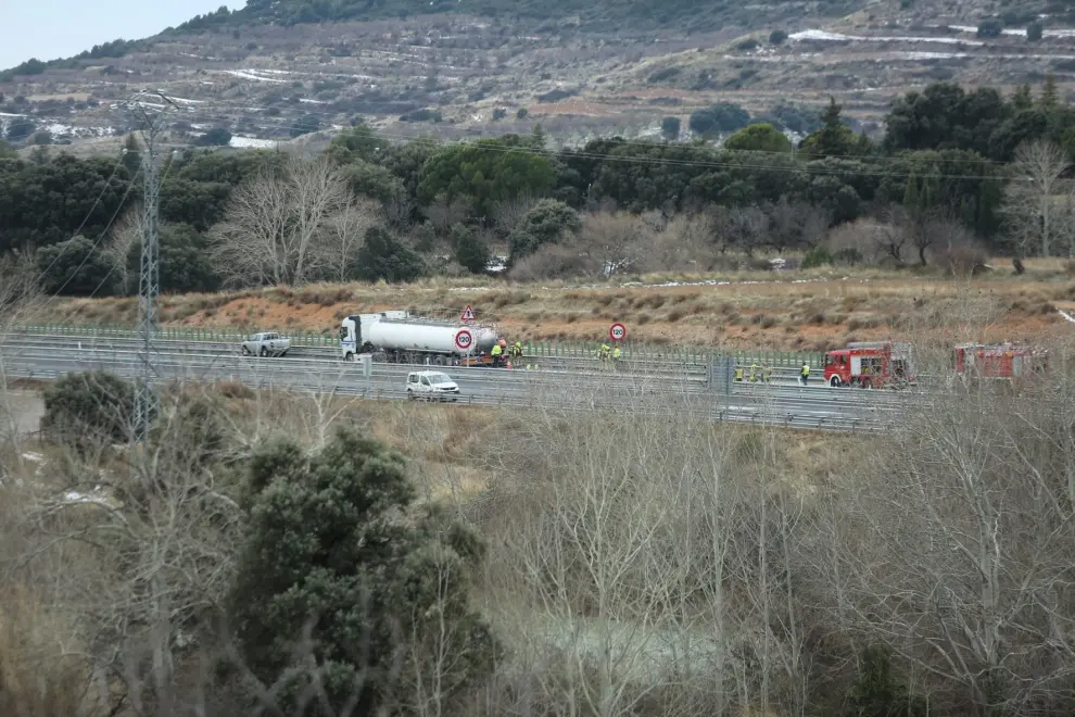 Accidente de un camión en la A-23 a su paso por Nueno