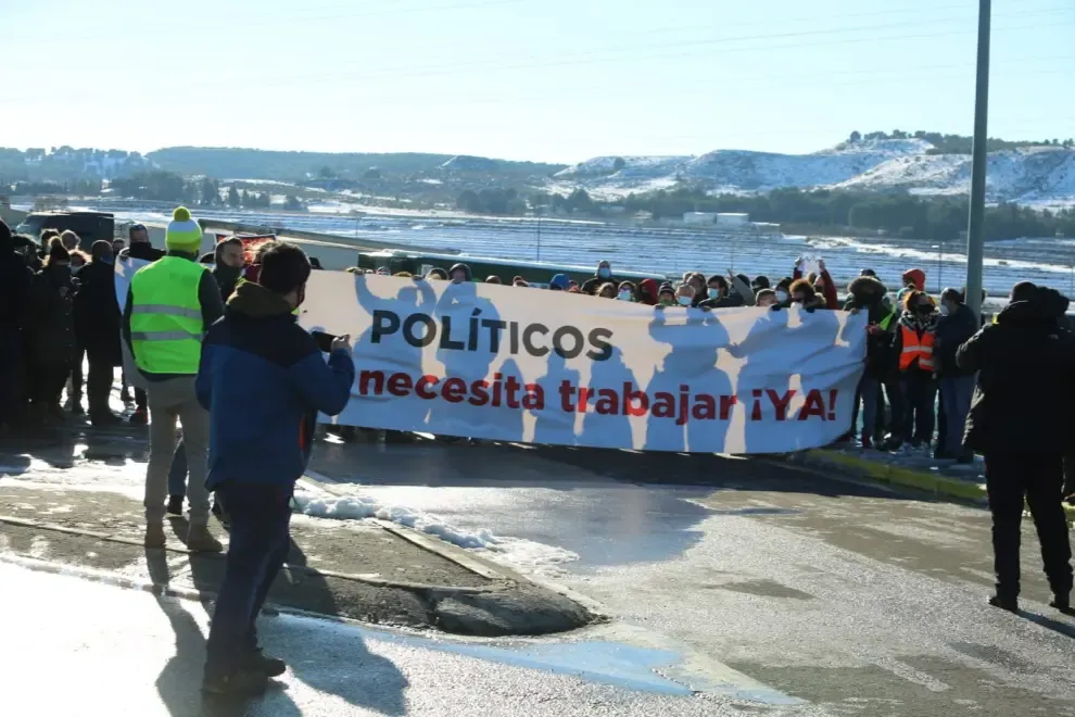 Sobrarbe y Ribagorza piden en un plan de rescate. Manifestación en coche.