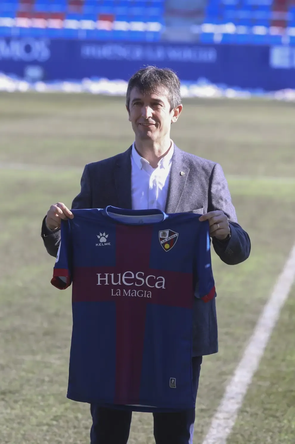 El Huesca presenta a Pacheta, su nuevo entrenador.