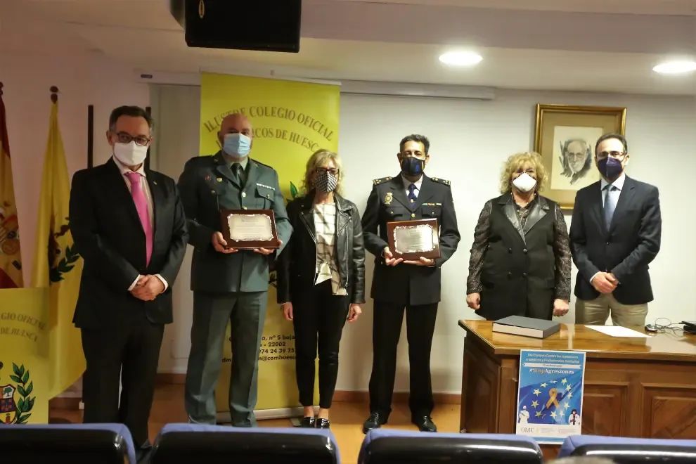 El Colegio de Médicos de Huesca reconoce a los interlocutores policiales.