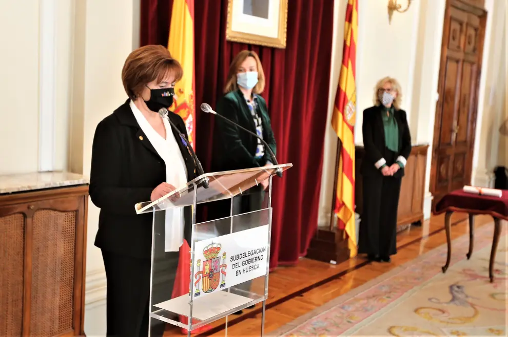 Pilar Guerrero y Joaquín Abiol reciben las Medallas al Mérito de la Protección Civil en Huesca.
