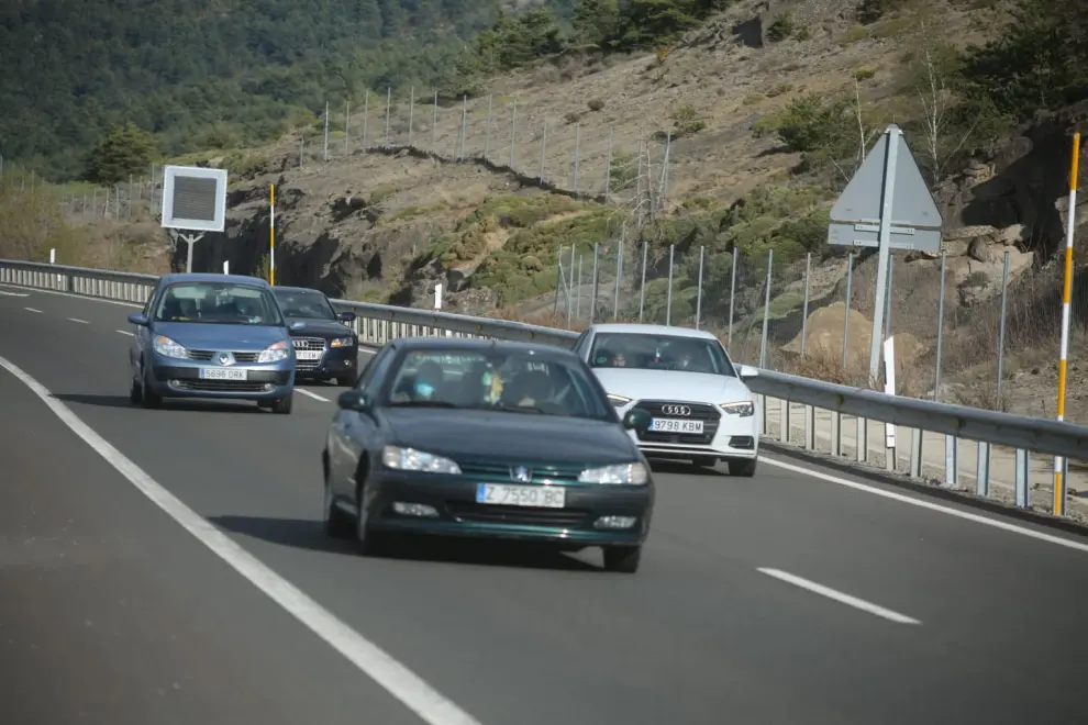 Tráfico en Monrepós, en el regreso de las vacaciones de Semana Santa por la autovía A-23.