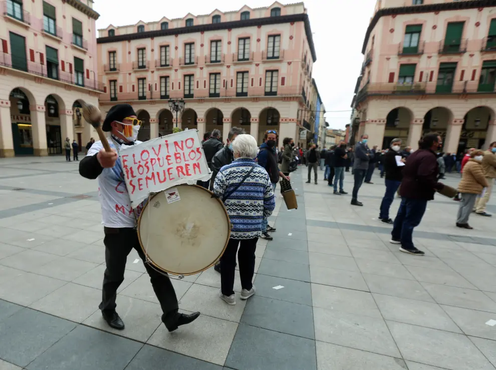 Acto de protesta en la plaza López Allué