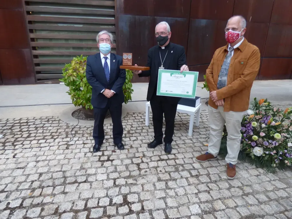 Han sido reconocidos el obispo Ángel Pérez y el consejero de Cultura, Felipe Faci tras el regreso de los bienes