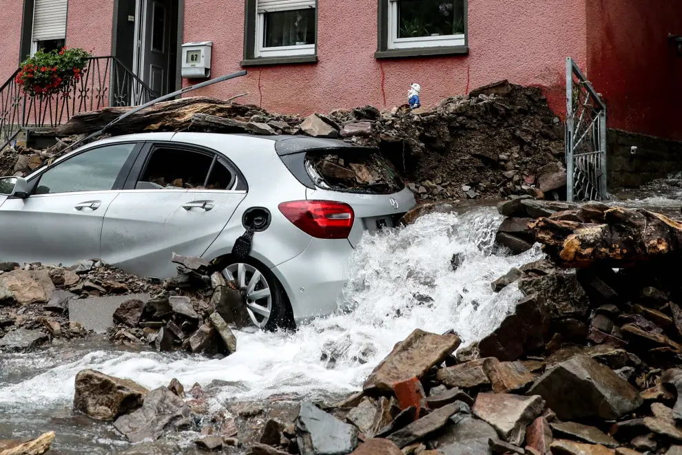 Hagen (Germany), 15/07/2021.- Damaged building after flooding in Hagen, Germany, 15 July 2021. Large parts of North Rhine-Westphalia (NRW) were hit by heavy, continuous rain in the night to Wednesday, resulting in local flash floods that destroyed buildings and swept away cars. (Inundaciones, Alemania) EFE/EPA/FRIEDEMANN VOGEL Thunderstorms with heavy rain hit North Rhine-Westphalia