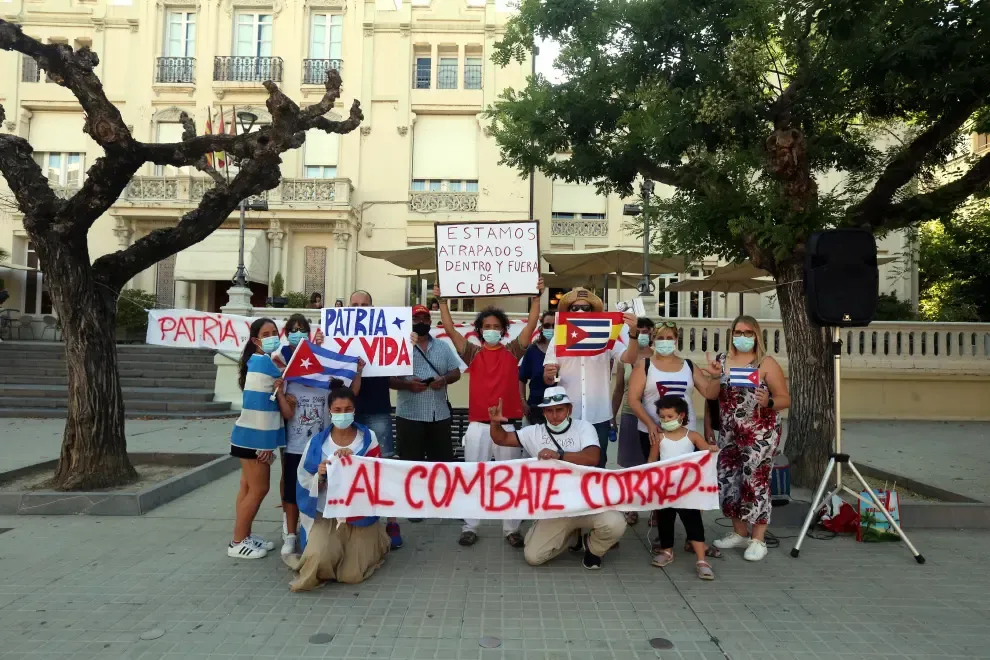 Plaza navarra

	Manifestantes cubanos

 foto pablo segura 15 - 7 - 21
