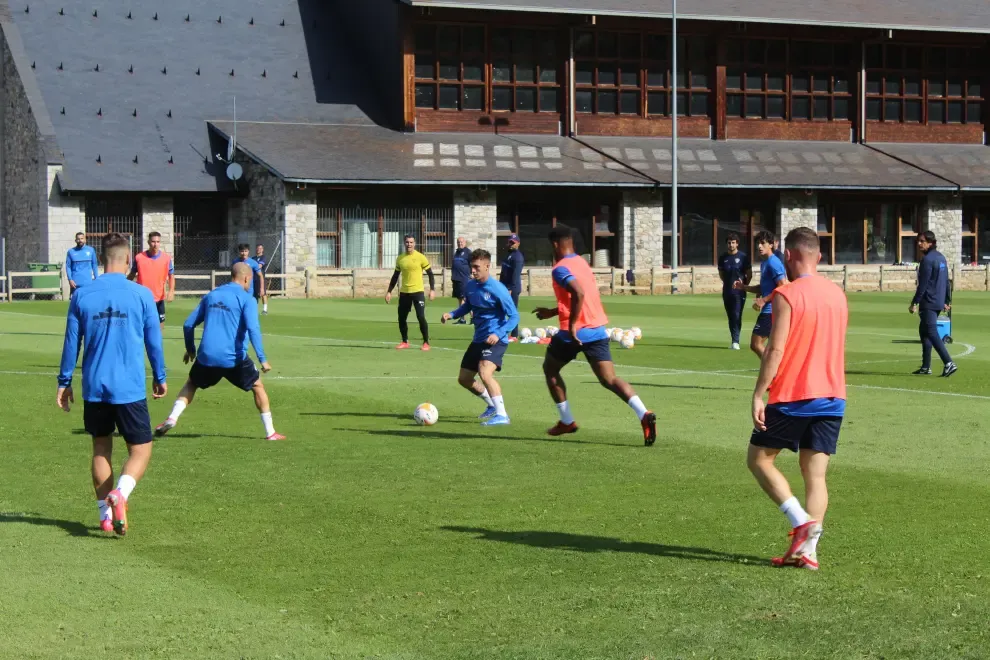 Los jugadores del Huesca se han puesto ya a trabajar en tierras ribagorzanas