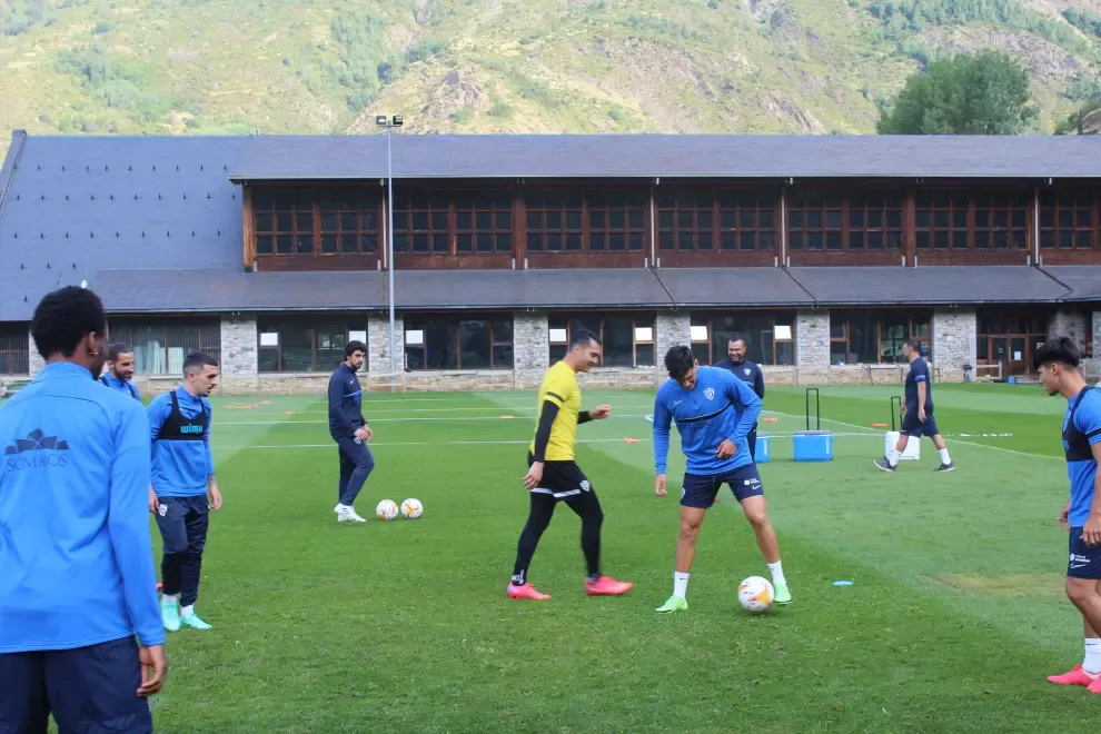 Los jugadores del Huesca se han puesto ya a trabajar en tierras ribagorzanas