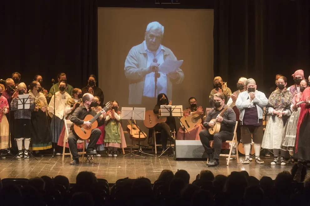 La Escuela de Folklore de Huesca canta y baila en recuerdo a José Luis Ibor