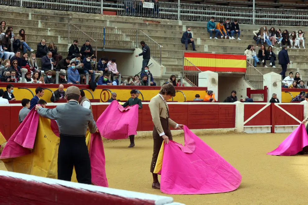 En la plaza de toros de Huesca se lidiaron seis novillos.