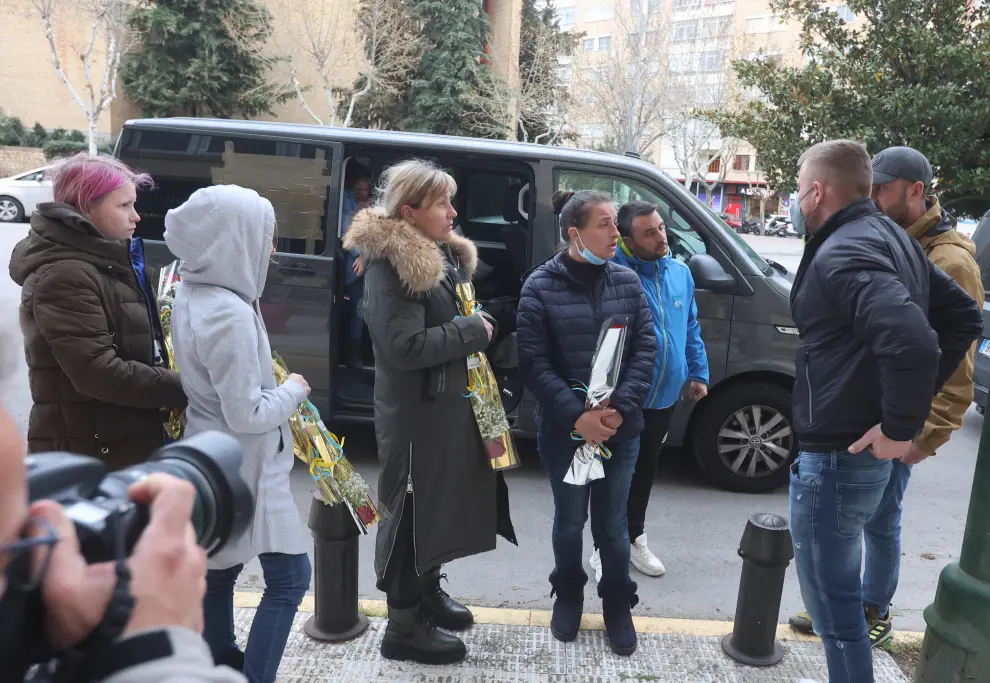 La caravana ha llegado a Huesca con dos familias de refugiados ucranianos