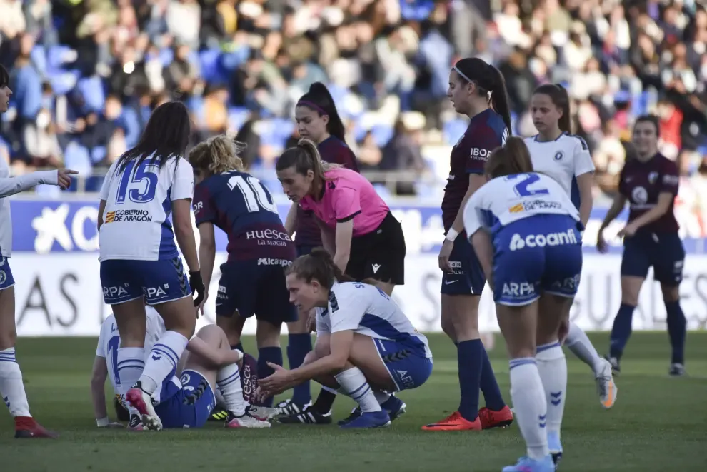 Huesca disfruta de la gran fiesta del fútbol femenino.