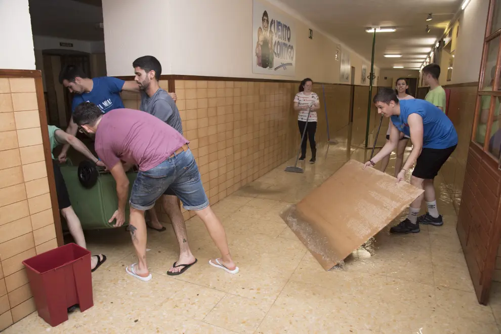 Algunas instalaciones del colegio Salesianos de Huesca se han inundado con la tormenta