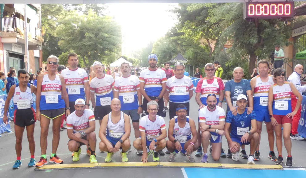 Los 236 participantes -entre ellos el alcalde Fernando Torres- distribuidos entre dos carreras, han recorrido las calles de Barbastro.
