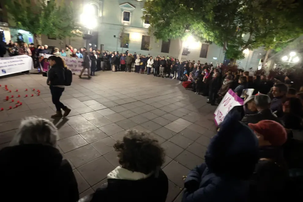 La plaza de Navarra acogió el acto principal del Día de la Eliminación de la Violencia de Género.