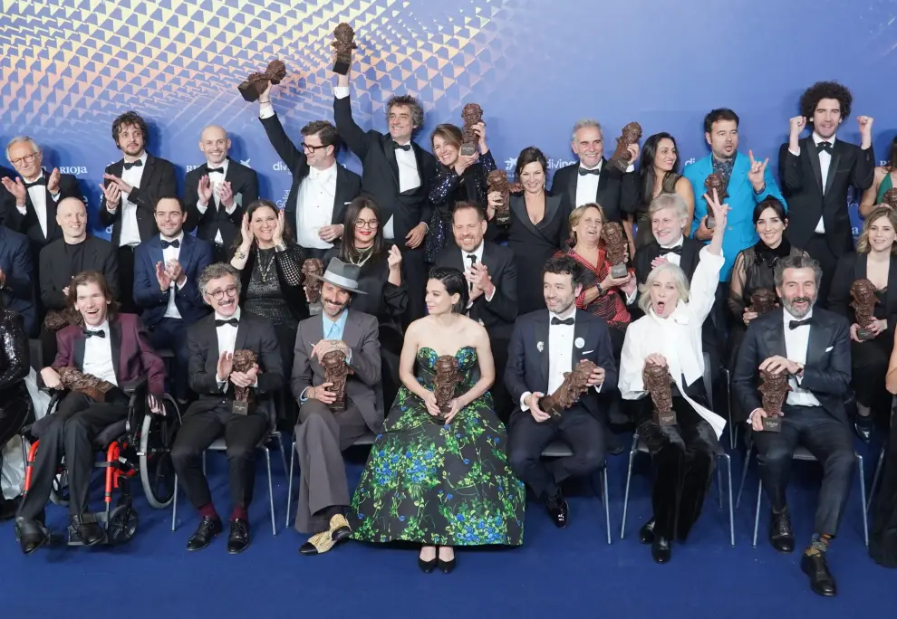Foto de familia de todos los premiados en la 37 edición de los Premios Goya.