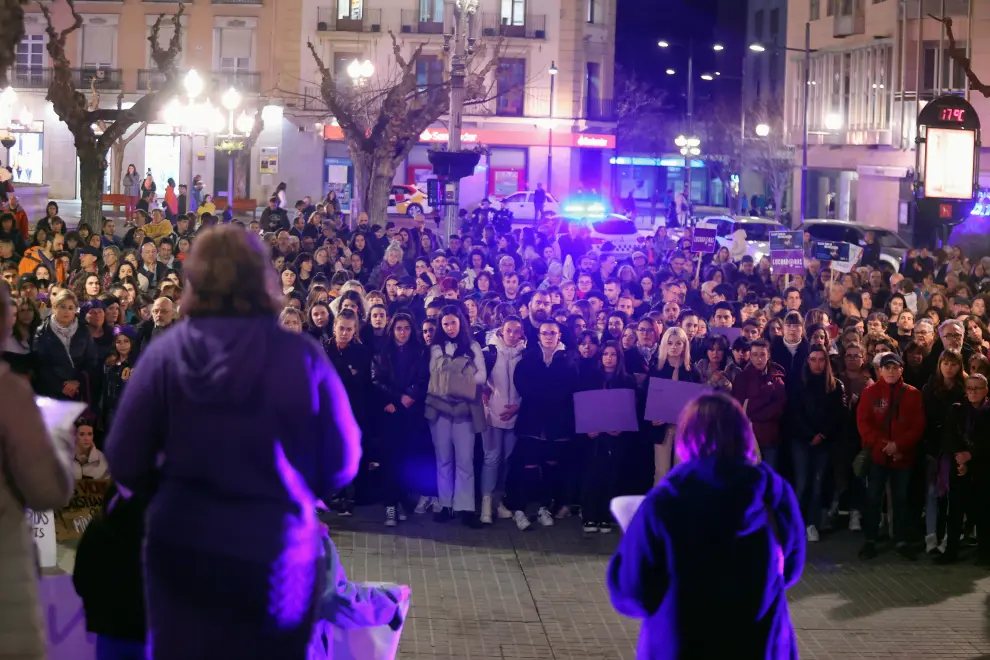 Unas 1.500 personas han salido a la calle a reclamar igualdad real y gritar contra el machismo.