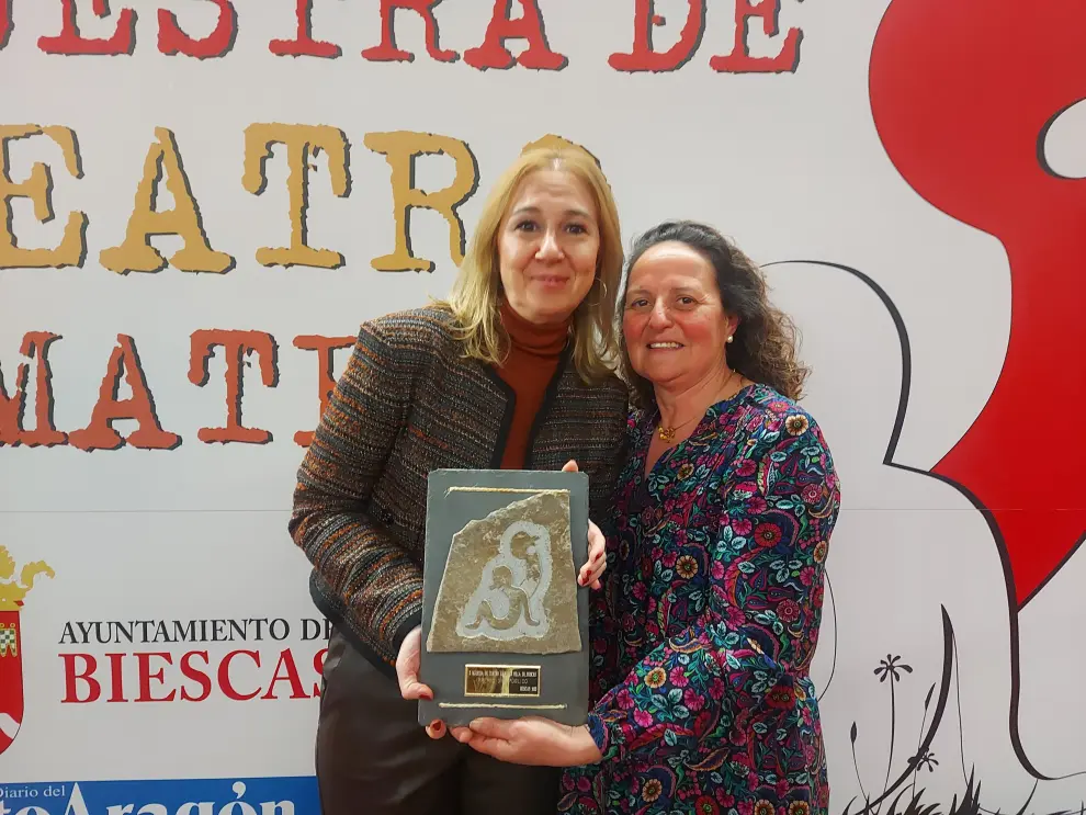 Raquel Lacruz entregó el premio Mejor Actriz de Reparto a Pepa Aller, de Youkali.
