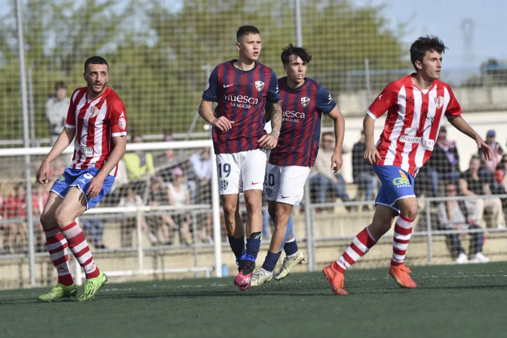Se ha impuesto al Huesca B por 2-1 en un campo volcado para sellar el ascenso