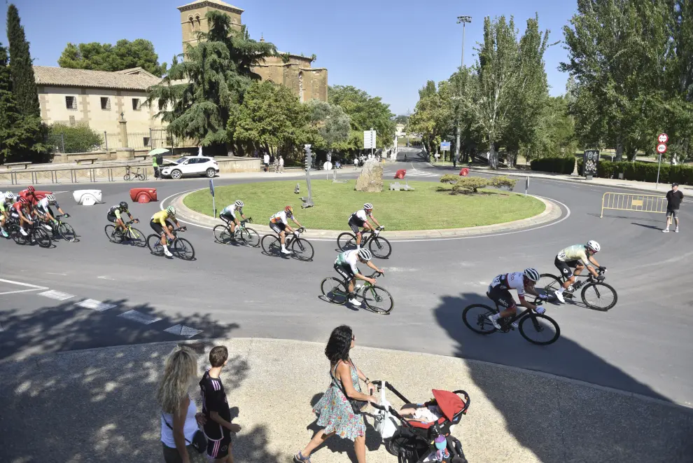 Los ciclistas han realizado treinta y cinco vueltas para completar 85 kilómetros por el circuito.