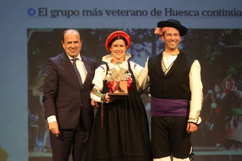 La Gala de las Pajaritas brilla en un Teatro Olimpia de Huesca a rebosar.