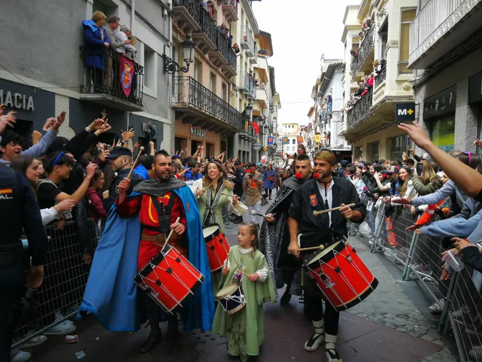 Los jaqueses celebran con orgullo la victoria del Conde Aznar sobre los musulmanes.