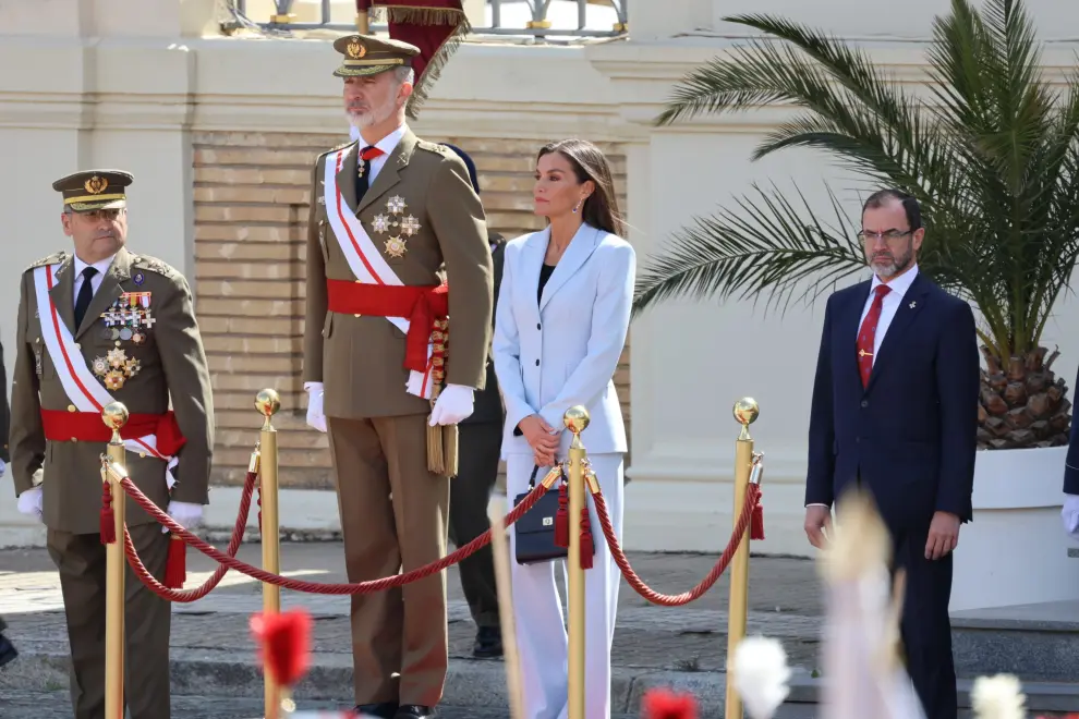 El Rey conmemora con este acto los 40 años de su promoción en la Academia General Militar de Zaragoza