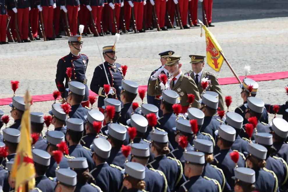 El Rey conmemora con este acto los 40 años de su promoción en la Academia General Militar de Zaragoza