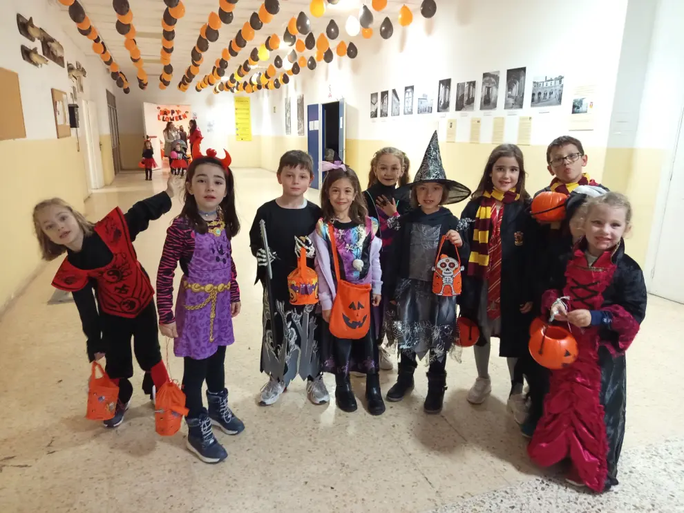 Mucho ambiente en Huesca en la celebración de Halloween 2024. Imágenes