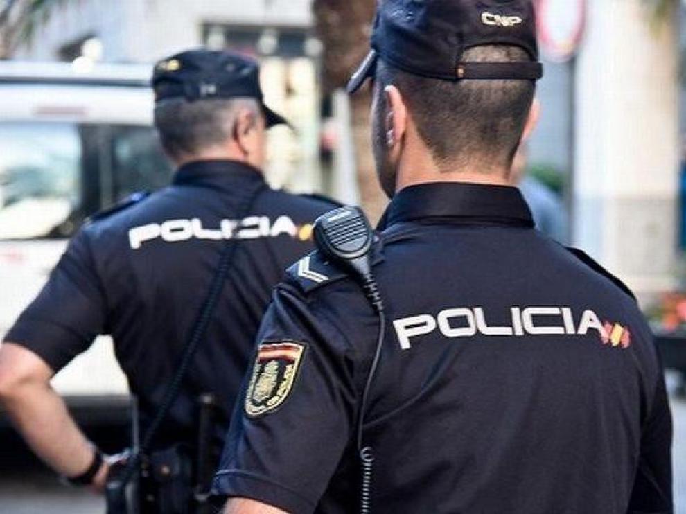 La Policía sorprende a dos ladrones en el interior de un local en Zaragoza