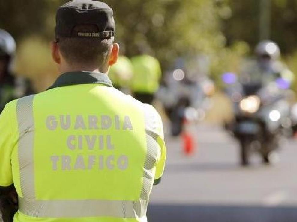 Fallece un motorista de la Guardia Civil de Tráfico en la N-330, a la altura de Zuera